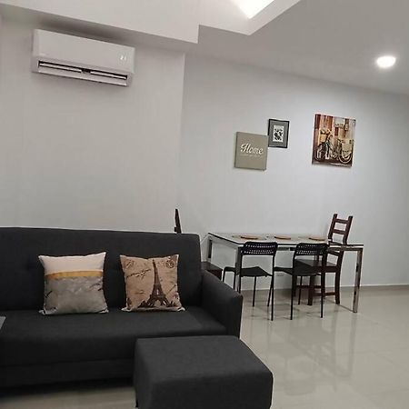 Klcc Newly Renovated Apartment Kuala Lumpur Bagian luar foto
